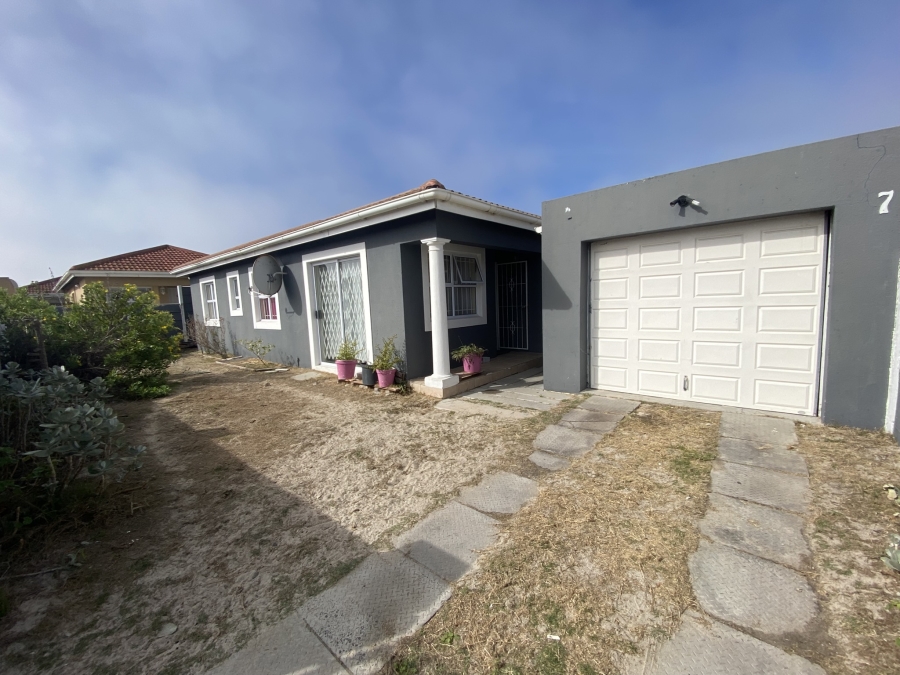 To Let 3 Bedroom Property for Rent in Muizenberg Western Cape